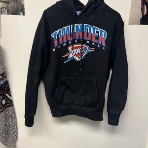 Oklahoma City Thunder NBA Hoodie, Black Pullover Logo Sweatshirt, Size s
